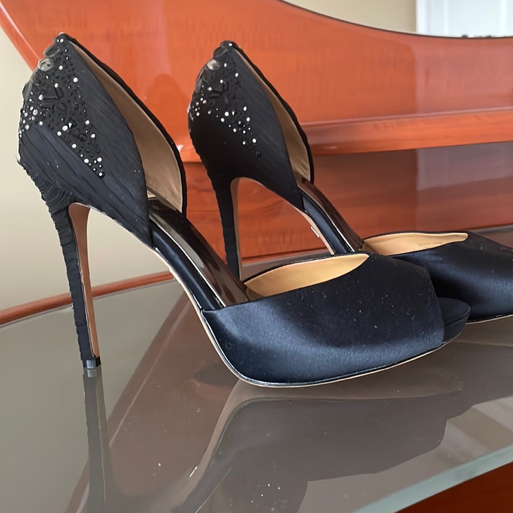 Badgley Mischka pumps